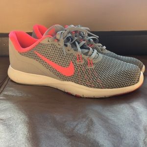 Grey/Hot Pink Nike Training Flex TR7 - Women’s 7.5